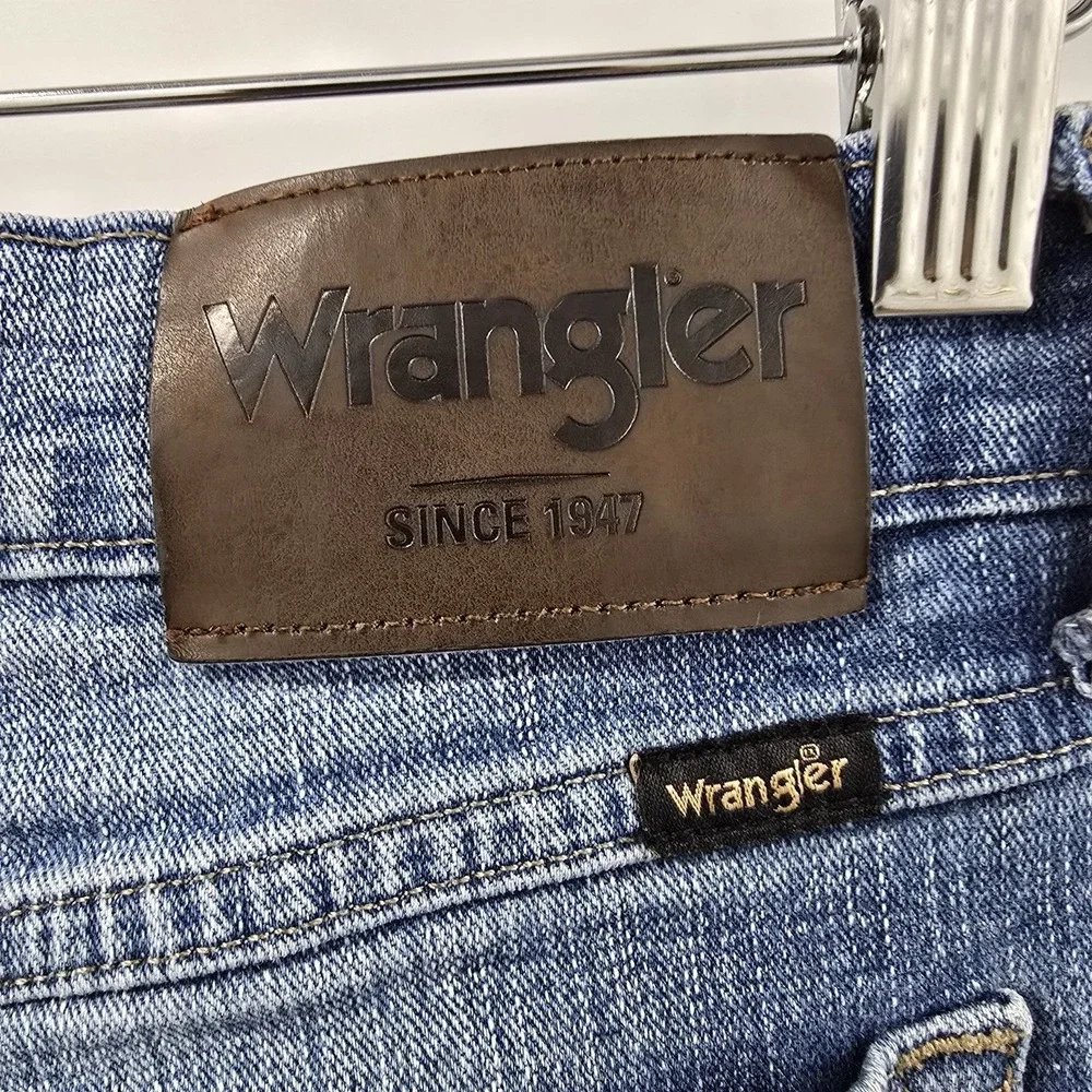 Wrangler Relaxed Fit Jeans Men 32x32 Blue Stretch Denim Straight Leg